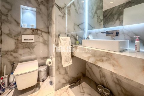 Apartment in The Views, Dubai, UAE 2 bedrooms, 145 sq.m. № 625223 - photo 15