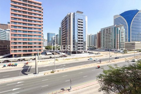 Apartemen di Greens, Dubai, UEA 3 kamar tidur, 154 m2 nomor 625220 - foto 1