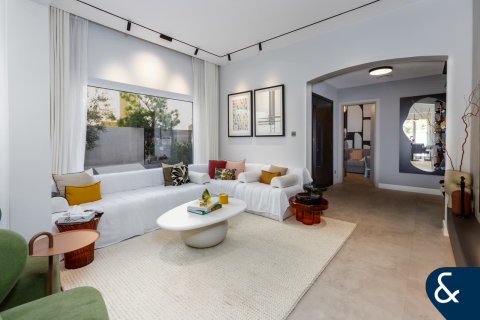 Villa til salg i Arabian Ranches, Dubai, UAE 4 soveværelser, 253 kvm № 667423 - foto 4