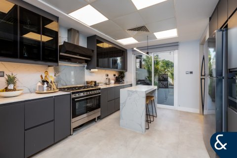 Villa til salg i Arabian Ranches, Dubai, UAE 4 soveværelser, 253 kvm № 667423 - foto 2