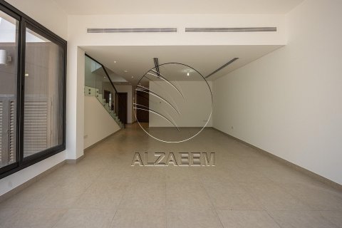 Townhouse in Al Salam Street, Abu Dhabi, UAE 3 bedrooms, 271 sq.m. № 614932 - photo 5