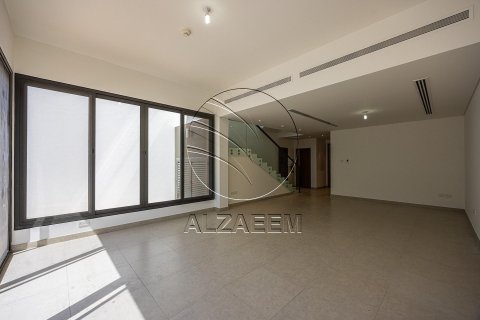 Townhouse in Al Salam Street, Abu Dhabi, UAE 3 bedrooms, 271 sq.m. № 614932 - photo 3