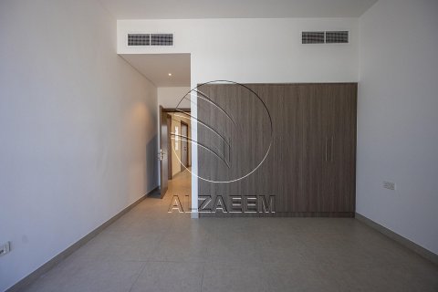 Townhouse in Al Salam Street, Abu Dhabi, UAE 3 bedrooms, 271 sq.m. № 614932 - photo 24