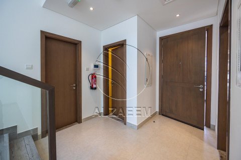 Townhouse in Al Salam Street, Abu Dhabi, UAE 3 bedrooms, 271 sq.m. № 614932 - photo 8
