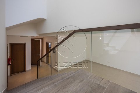 Townhouse in Al Salam Street, Abu Dhabi, UAE 3 bedrooms, 271 sq.m. № 614932 - photo 11