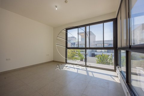 Townhouse in Al Salam Street, Abu Dhabi, UAE 3 bedrooms, 271 sq.m. № 614932 - photo 13