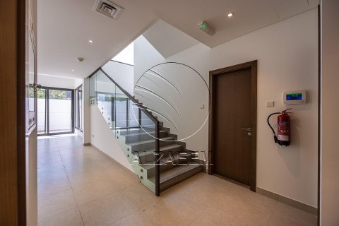 Townhouse in Al Salam Street, Abu Dhabi, UAE 3 bedrooms, 271 sq.m. № 614932 - photo 9