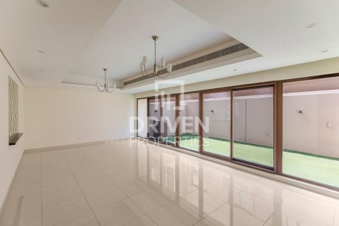 Villa sa Meydan, Dubai, UAE 4 silid-tulugan, 291 sq.m. № 653288 - larawan 3
