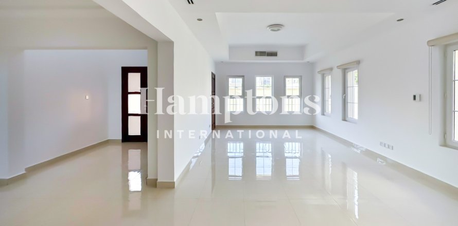 Βίλα σε Dubai Science Park, ΗΑΕ 5 υπνοδωμάτια, 792.184 τ.μ. Αρ. 692783