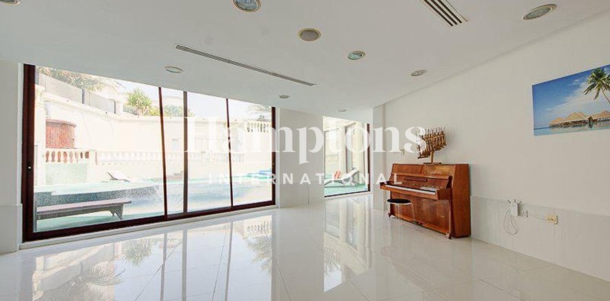 Vila v Emirates Hills, Dubai, SAE 7 ložnice, 1723.72 m² Č.: 692785