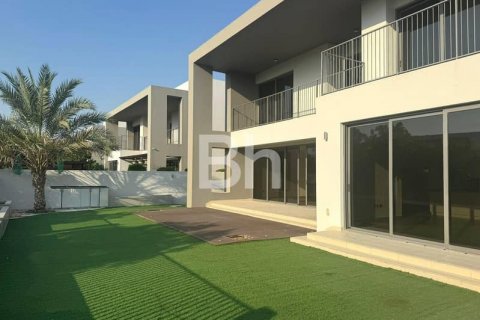Снять в аренду виллу в Дубай Хилс Эстейт, ОАЭ 5 спален, 541м2, № 614844 - фото 2
