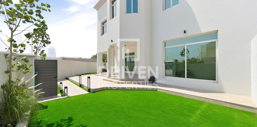 Villa i Jumeirah, Dubai, Emiratene 4 soverom, 1862.24 kvm nr. 768217