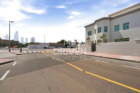 Üürile anda villa asukohaga Jumeirah, Dubai, AÜE: 4 magamistoaga, 1862.24 m² Nr 768217 - pilt 28