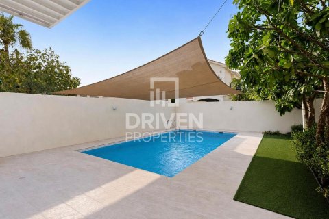 Villa en alquiler en The Villa, Dubai, EAU 6 dormitorios, 668.25 m2 № 768219 - foto 21