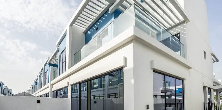 Villa asukohaga Dubai, AÜE: 6 magamistoaga, 439.1 m² Nr 710157