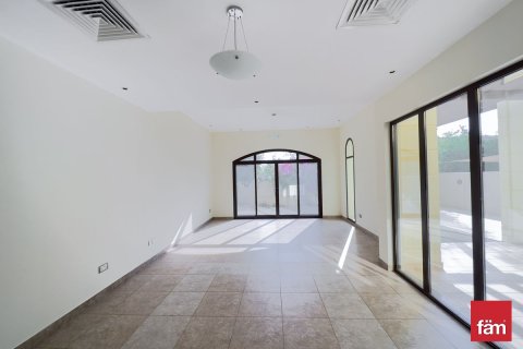 Radový dom v Dubai, SAE 4 spálne, 492.5 m2 č. 727322