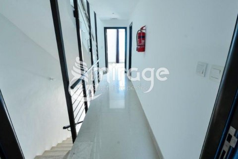 Řadový dům v Al Reef, Abu Dhabi, SAE 2 ložnice, 117.3 m² Č.: 550663 - fotografie 3