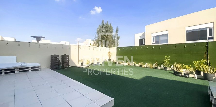 Lakás itt: Dubai South (Dubai World Central), Dubai, EAE, 2 hálószoba, 217 m², azonosító: 683867