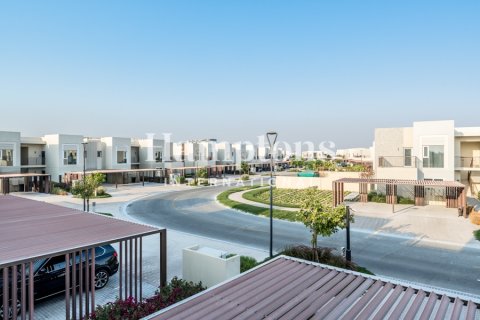 Apartment in Dubai South (Dubai World Central), UAE 2 bedrooms, 112.82976447 sq.m. № 710613 - photo 15
