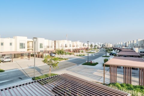 Apartment in Dubai South (Dubai World Central), UAE 2 bedrooms, 112.82976447 sq.m. № 710613 - photo 19