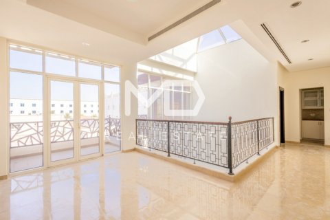 Vilă de vânzare în Khalifa City, Abu Dhabi, EAU 7 dormitoare, 2183.1 mp.  №555130 - poză 5
