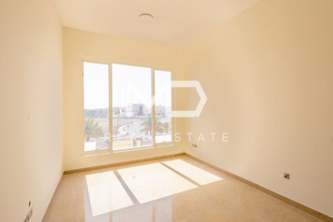 Vilă de vânzare în Khalifa City, Abu Dhabi, EAU 7 dormitoare, 2183.1 mp.  №555130 - poză 22