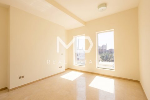 Vilă de vânzare în Khalifa City, Abu Dhabi, EAU 7 dormitoare, 2183.1 mp.  №555130 - poză 18