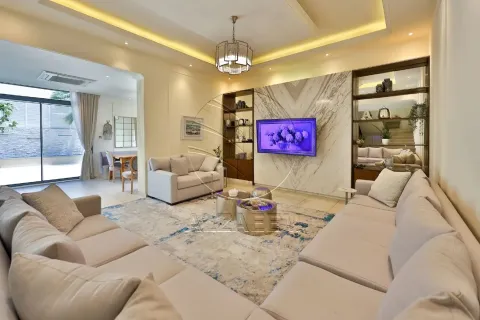 Vila na Yas Island, Abu Dhabi, UAE 5 spavaće sobe, 671 m2 Br. 663043 - Slika 10