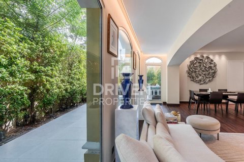 Villa en venta en Arabian Ranches, Dubai, EAU 3 dormitorios, 445.93 m2 № 756149 - foto 8