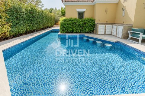 Villa en venta en Arabian Ranches, Dubai, EAU 3 dormitorios, 445.93 m2 № 756149 - foto 7
