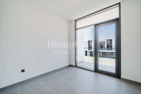 Huvila Arabian Ranches 3, Dubai, Arabiemiraatit 3 makuuhuonetta, 145.858 m2 № 758130