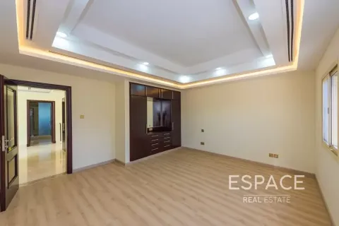 Villa til leje i Meadows, Dubai, UAE 5 soveværelser, 489 kvm № 738214 - foto 15