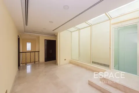 Villa til leje i Meadows, Dubai, UAE 5 soveværelser, 489 kvm № 738214 - foto 16