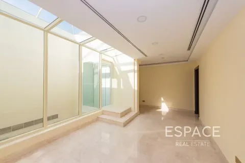 Villa til leje i Meadows, Dubai, UAE 5 soveværelser, 489 kvm № 738214 - foto 9