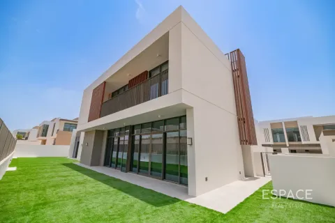 Al Furjan, Dubai, UAE의 임대용 빌라 침실 4개, 462제곱미터 번호 738218 - 사진 1