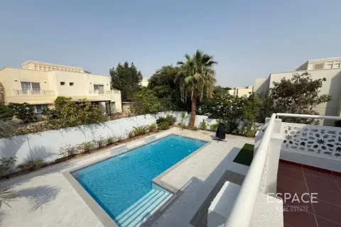 Meadows, Dubai, UAE의 임대용 빌라 침실 5개, 391제곱미터 번호 738217 - 사진 13