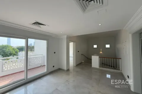 Meadows, Dubai, UAE의 임대용 빌라 침실 5개, 391제곱미터 번호 738217 - 사진 2