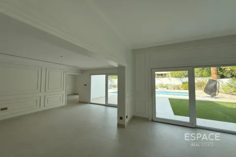 Meadows, Dubai, UAE의 임대용 빌라 침실 5개, 391제곱미터 번호 738217 - 사진 3