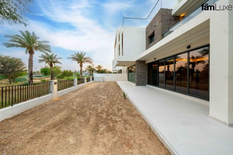 Vilë në Dubai, Emiratet e Bashkuara Arabe 8 dhoma gjumi, 723.7 m2. № 753336