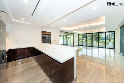 Vilë në Dubai, Emiratet e Bashkuara Arabe 8 dhoma gjumi, 723.7 m2. № 753336 - Foto 5