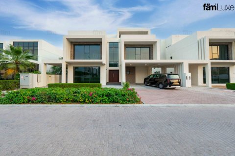 Vilë në Dubai, Emiratet e Bashkuara Arabe 8 dhoma gjumi, 723.7 m2. № 753336 - Foto 2