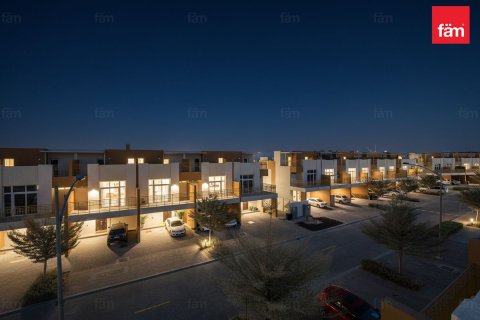 Dubai, UAE의 판매용 타운하우스 침실 3개, 112.2제곱미터 번호 691315 - 사진 25