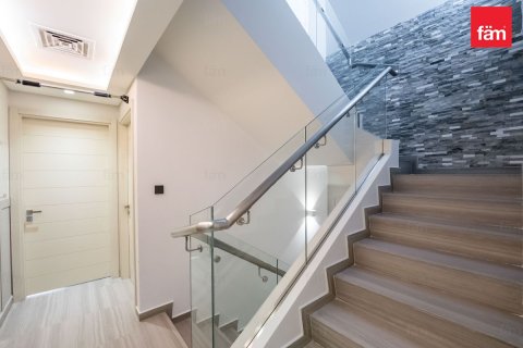 Dubai, UAE의 판매용 타운하우스 침실 3개, 112.2제곱미터 번호 691315 - 사진 26