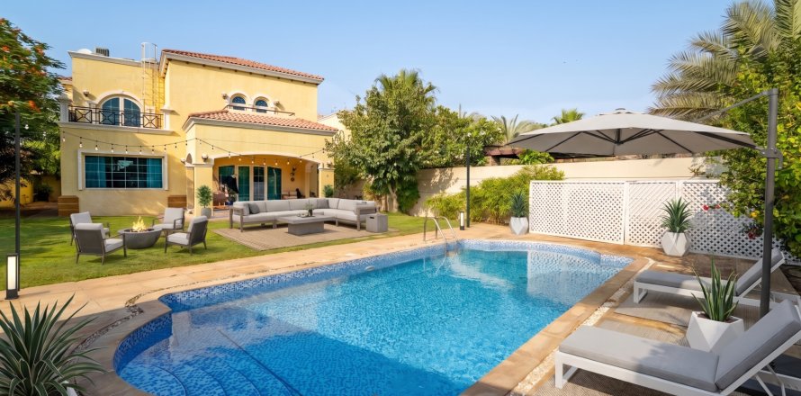 Vilë në Jumeirah Islands, Dubai, Emiratet e Bashkuara Arabe 4 dhoma gjumi, 802 m2. № 760995