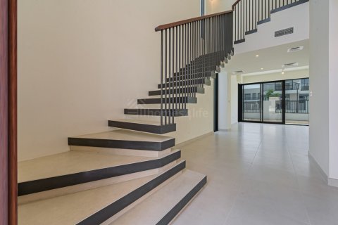 Townhouse in Town Square, Dubai, UAE 4 bedrooms, 260 sq.m. № 681428 - photo 2