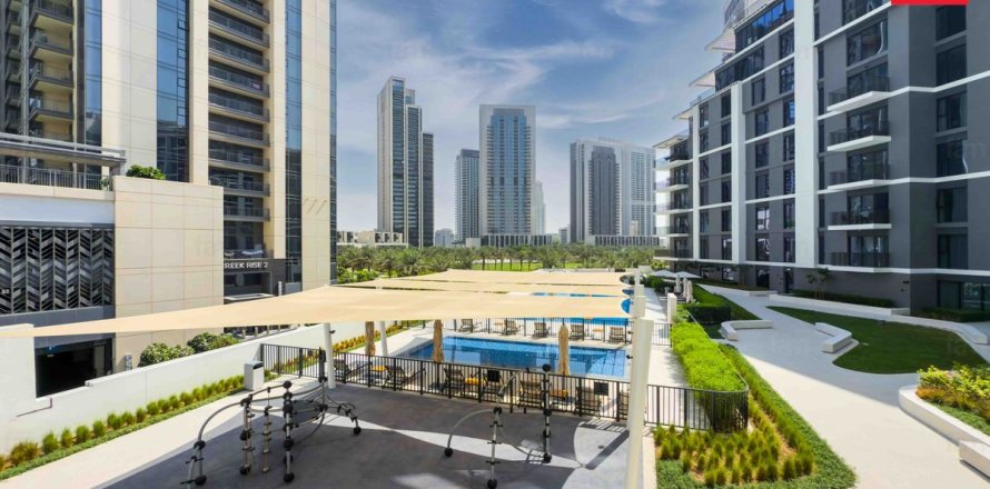 Apartment in Dubai, UAE 2 bedrooms, 104.7 sq.m. № 647694