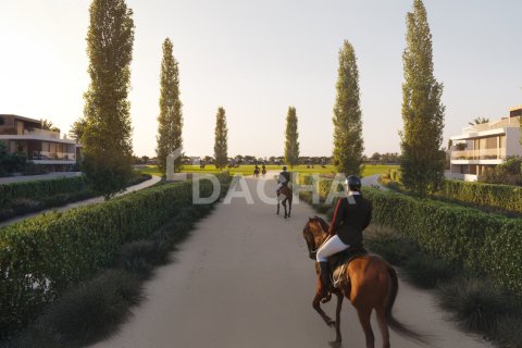 Villa en venta en Dubai Investment Park, Dubai, EAU 5 dormitorios, 528 m2 № 763116 - foto 3