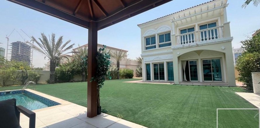 Villa in Jumeirah Village Triangle, Dubai, VAE: 2 Schlafzimmer, 711.54 m2 Nr. 755335
