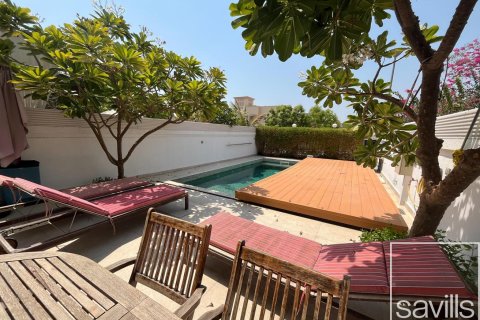 Снять в аренду таунхаус в Jumeirah Village Triangle, Дубай, ОАЭ 3 спальни, 180.05м2, № 755331 - фото 2