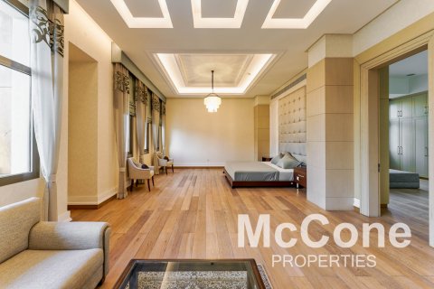 Villa in Emirates Hills, Dubai, UAE 6 bedrooms, 1749.64 sq.m. № 587513 - photo 24